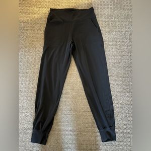 Like new lululemon Align Joggers size 8 inseam 27” black